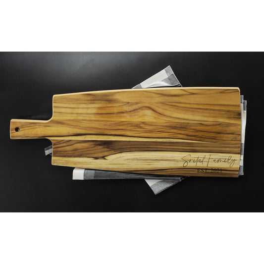 Engraved Monogram Cutting Board | Personalized Cutting Board | House Warming Gift | Wedding Gift | Personalized gift | Wall decor, Birthday